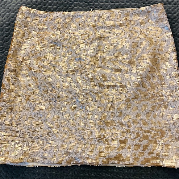 Gorgeous Banana Republic Monogram gold & ivory sequinned mini skirt size 12 NWT - Picture 3 of 9